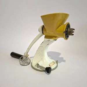 CAST IRON VINTAGE SPONG & CO MEAT MINCER - MADE IN ENGLAND