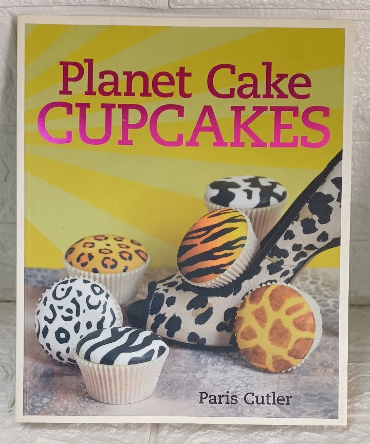 Planet Cake Cupcakes. Paris Cutler (Paris Cutler)