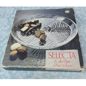 A SELECTA cake plate glass sold as is