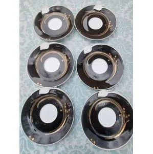 A SET 6 CLO'E SAUCERS OR SIDE PLATES